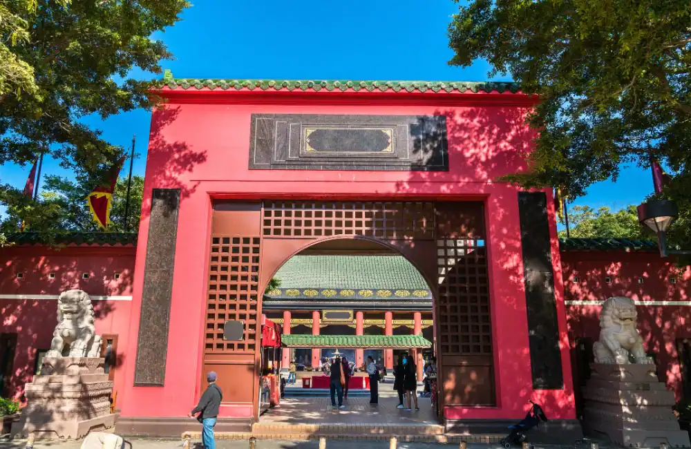 รวม 10 วัดดังฮ่องกง